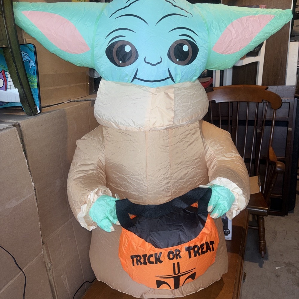 Brand New Star Wars The Child With Treat Sack (Grogu) 3.5' Halloween Inflatable